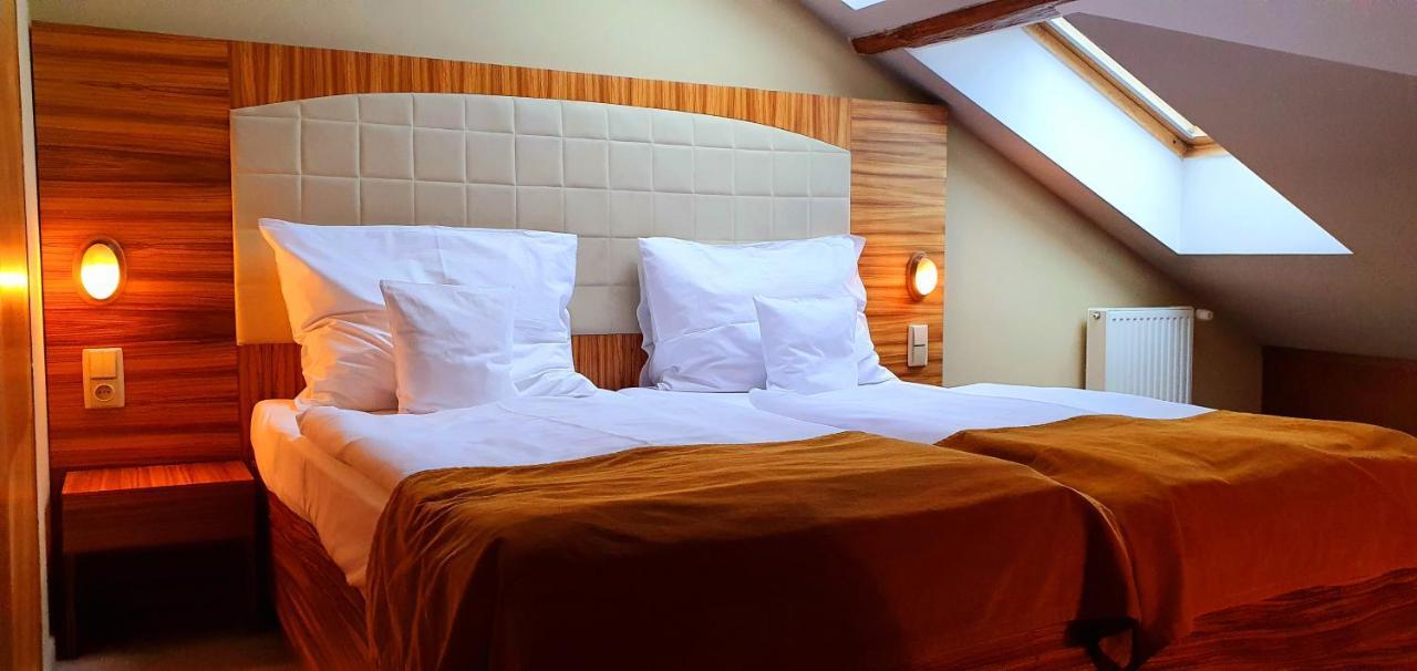 Hotel Okresni Dum Hradec Králové Extérieur photo