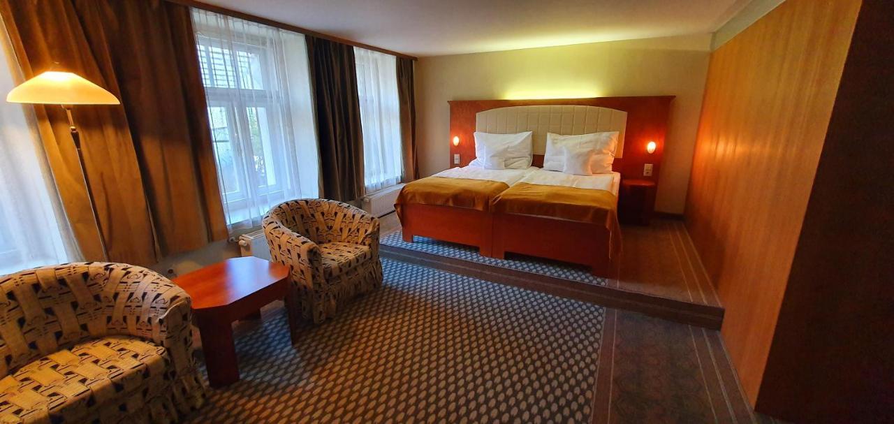 Hotel Okresni Dum Hradec Králové Extérieur photo