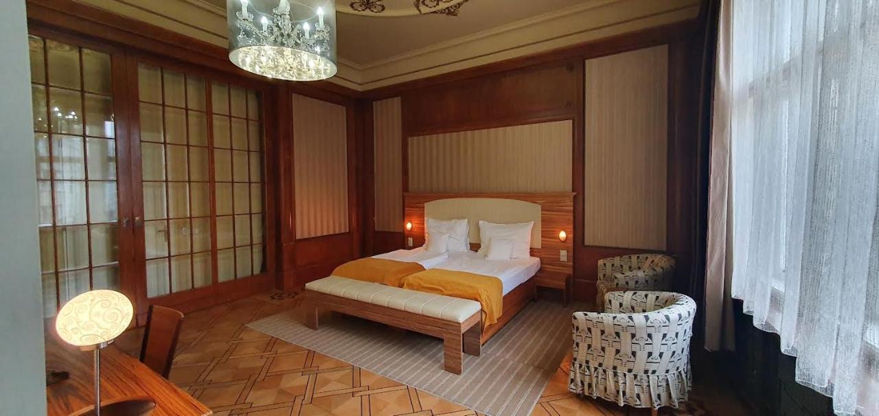 Hotel Okresni Dum Hradec Králové Extérieur photo