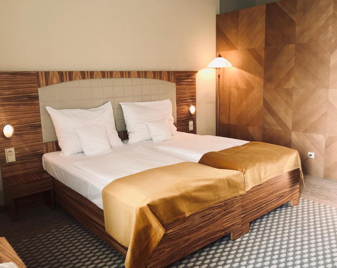 Hotel Okresni Dum Hradec Králové Extérieur photo